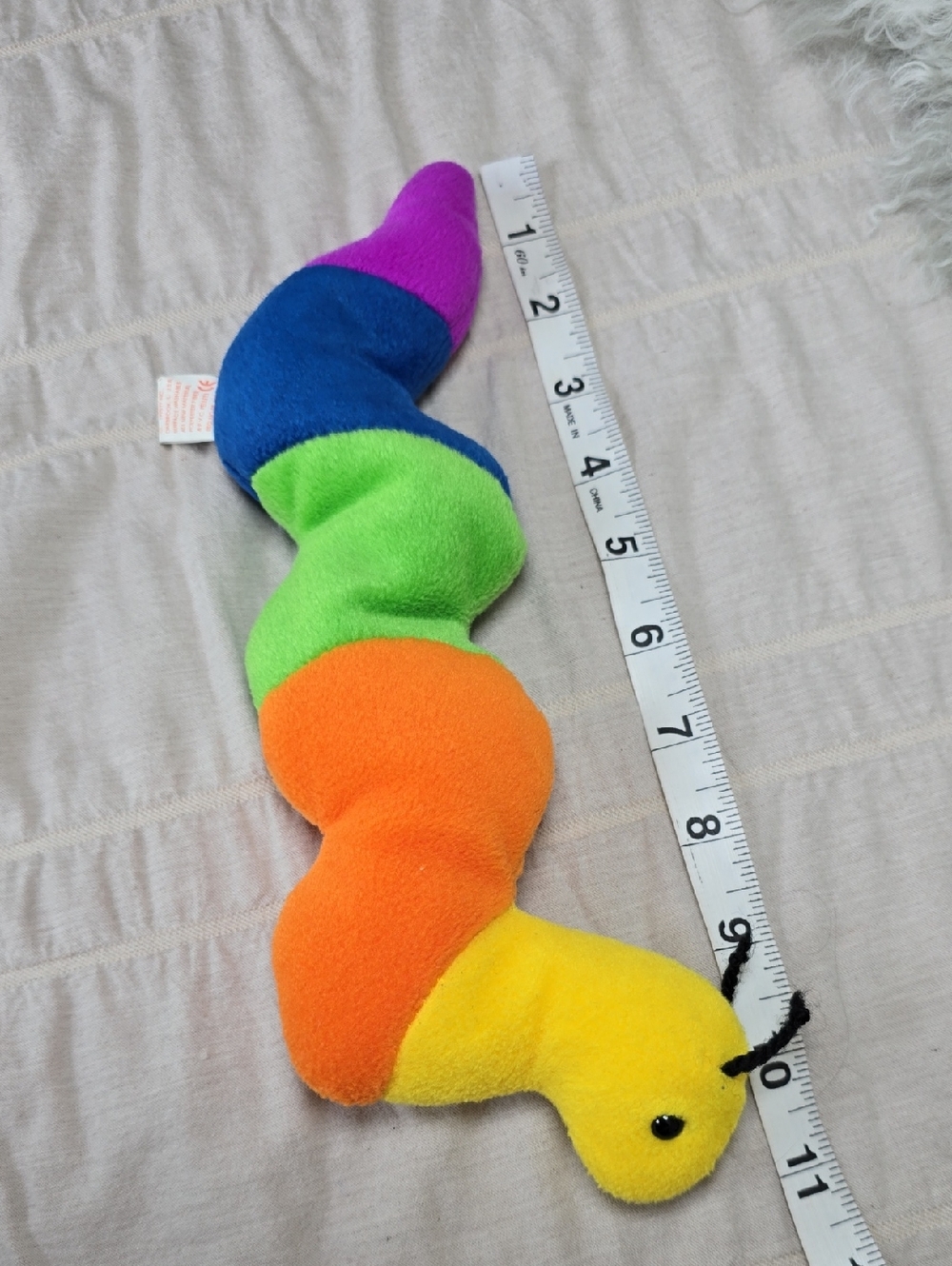 TY Beanie Baby Inch the Caterpillar | 1995 Vintage Rainbow Plush - Picture 9 of 9